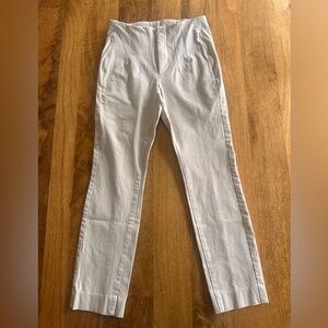 Old Navy Polished Pixie Skinny Pants
Size 4 | Extra High-Rise | White